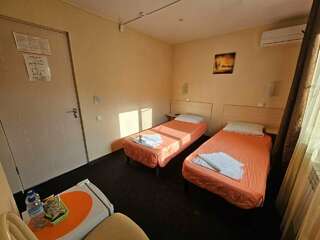 Мини-отель Оранжевое Солнце Лазаревское Двухместный номер (1 или 2 этаж, 10 м²)-9