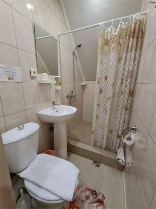 Мини-отель Оранжевое Солнце Лазаревское Двухместный номер (1 или 2 этаж, 10 м²)-4